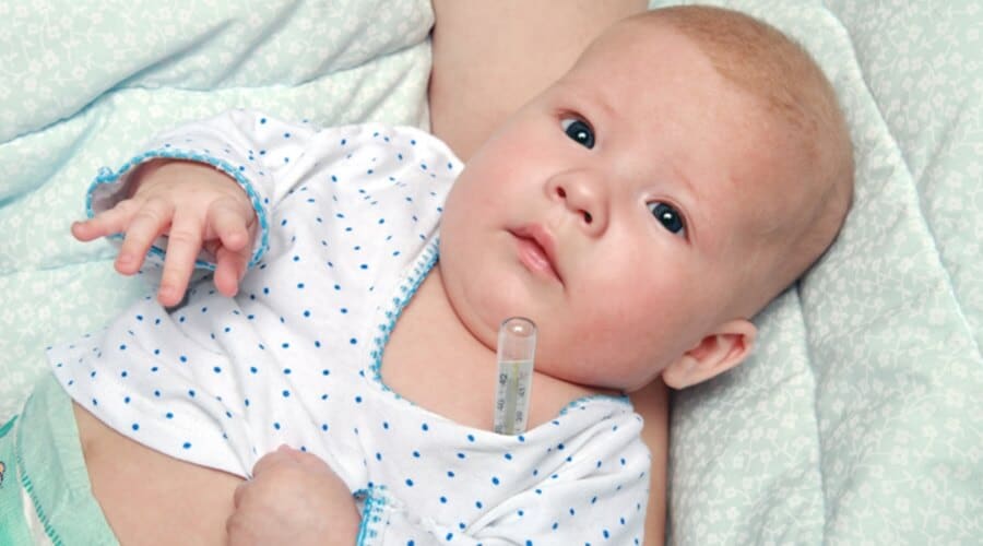 Trẻ sơ sinh dưới 1 tháng tuổi bị sốt