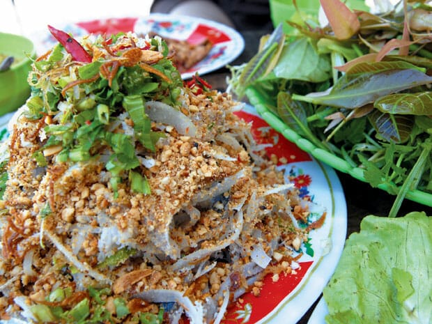 Cách làm gỏi cá trích thơm ngon khó cưỡng - VietReview.vn