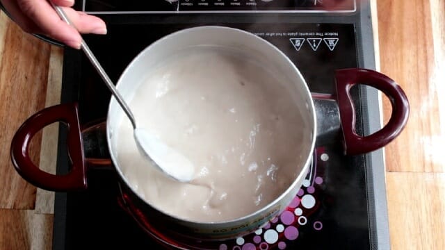 Nấu sữa dừa sệt lại