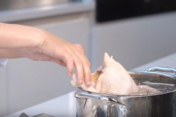 Cách Luộc Gà Đúng để làm các món ngon từ gà 