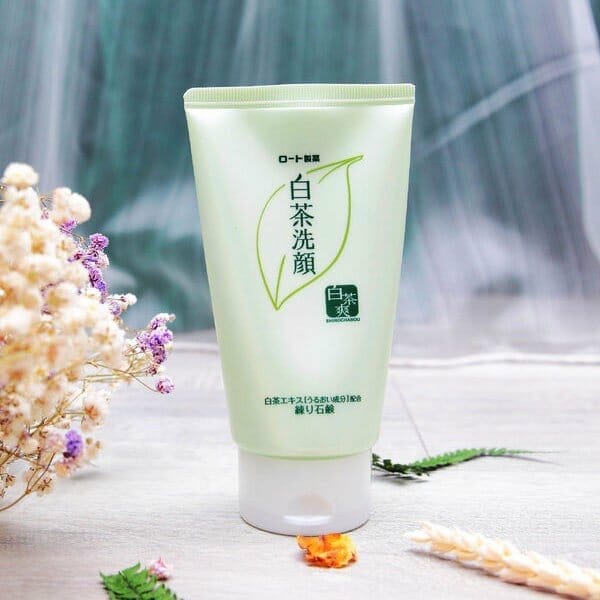Sữa rửa mặt Trà xanh Nhật Bản ROHTO Shirochasou Green Tea Foam 120g 