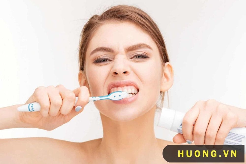 Đánh răng mỗi ngày là cách trị hôi miệng